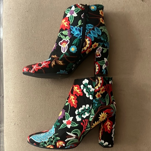 Floral Embroidered Heeled Boots - Picture 2 of 5